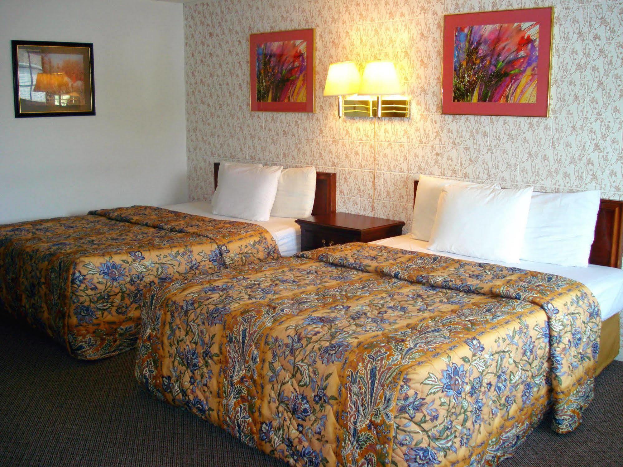 West Dennis Guestlodge מראה חיצוני תמונה