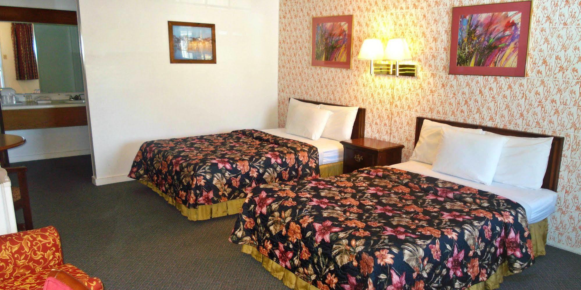 West Dennis Guestlodge מראה חיצוני תמונה